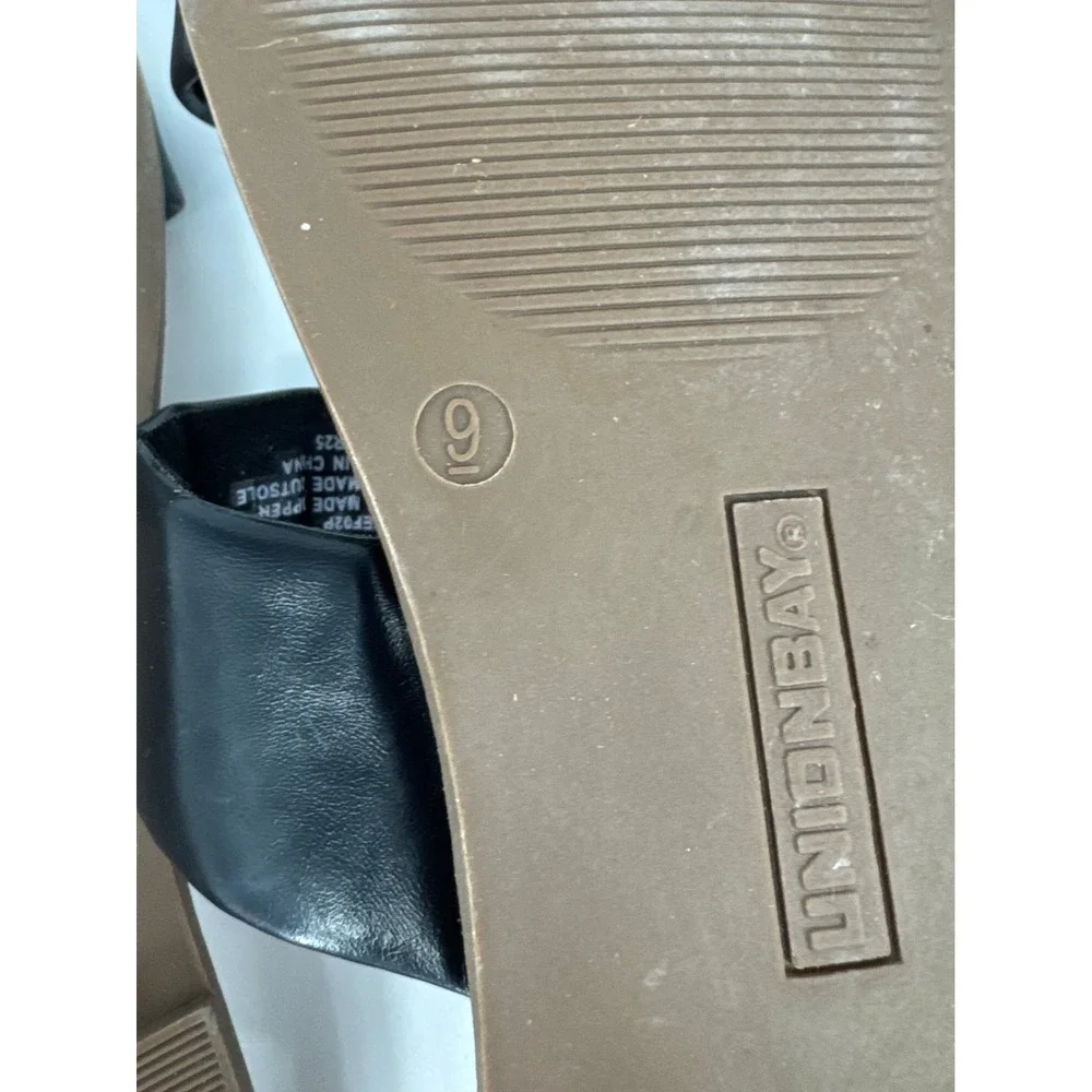 Unionbay Refresh Black Two Strap Slide Sandals Womens 9 Flat Brown Sole